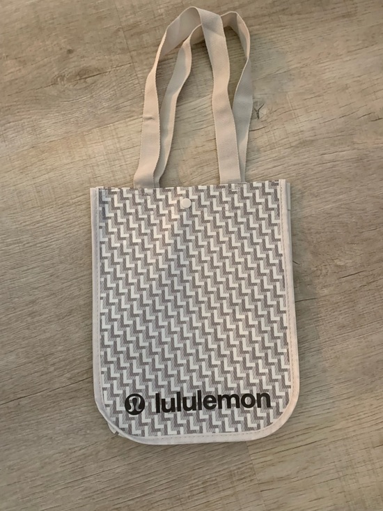 Lululemon Reusable Tote Set - Black, Red, Gray - Picture 4 of 5